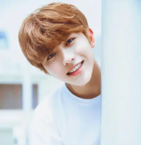 蔡徐坤不愧是c位出道的顶级流量,连续三周登顶明星势力榜?