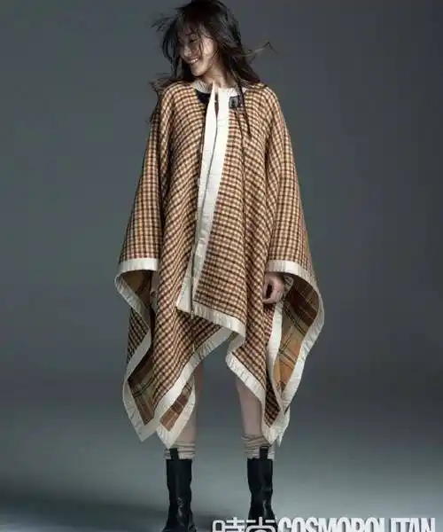 宣布怀孕两个月唐嫣晒近照,素颜出镜脸胖了一圈,还故意不露肚子_罗晋