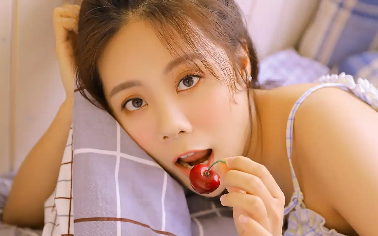 家居美女性感写真高清电脑桌面壁纸