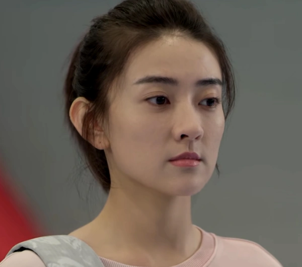 演了那么多偶像剧,梁洁再次回归正剧题材,素颜出镜简直美爆了