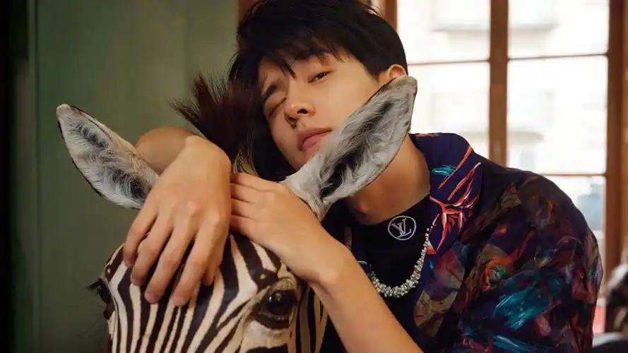 明星风尚刘昊然壁纸4