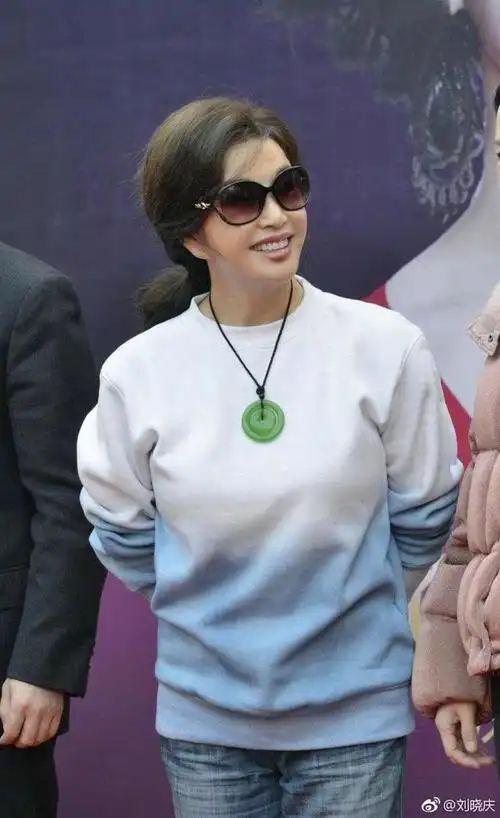 明星佩戴项链最服刘晓庆,貌似钟爱翡翠,每个都是极品