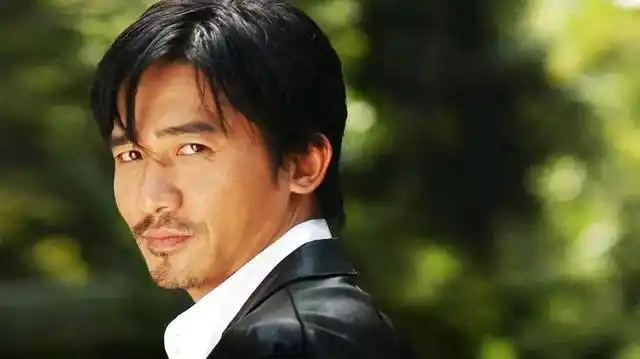 "魅力男神"梁朝伟纵横影坛30余年,主演电影票房数据总汇