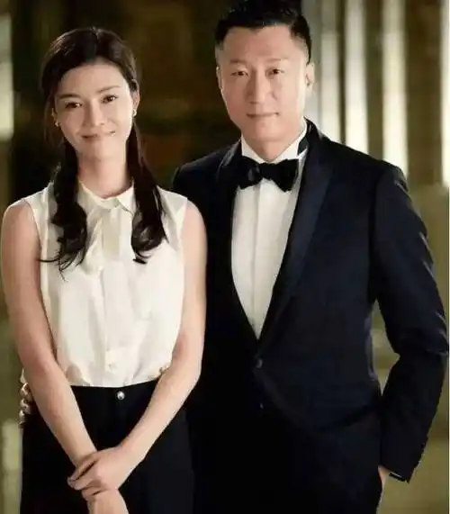 38岁车晓依旧受宠,现身活动领导亲自献花,曾霸气甩豪门丈夫_搜狐汽车