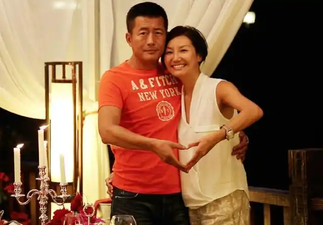 草根明星高曙光,老来得子宠上天,反观江珊母女显凄凉