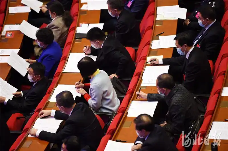 聚焦2021河北两会河北省政协十二届四次会议在石家庄开幕