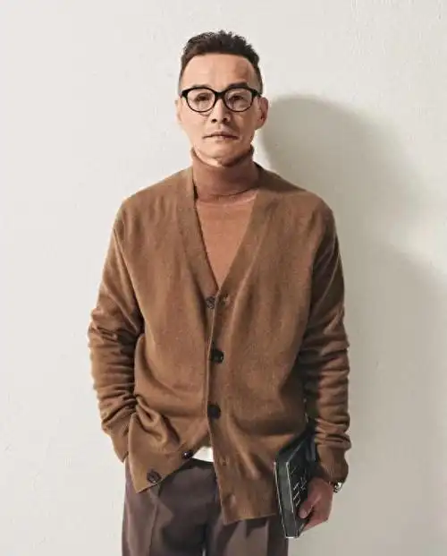 有些中年男人穿衣打扮得很有品味,却依然给人油腻的感觉,这究竟是