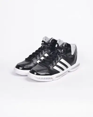 阿迪达斯 男款黑色篮球鞋