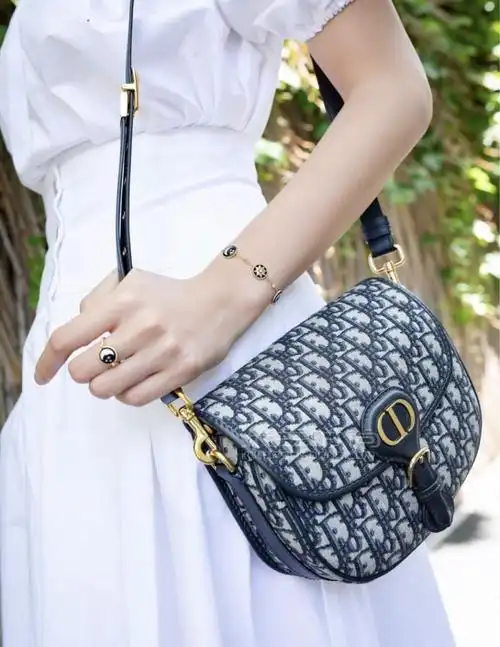 【迪奥马鞍包马蹄包】【真假对比】大号dior bobby 手袋女士单肩包斜