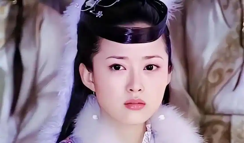 "最美嫦娥"颜丹晨:出道25年坚守底线,44岁勇敢给小丈夫生子_孟浩强