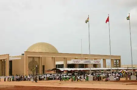 查看全部新闻图片图为4月24日在多哥首都洛美拍摄的多哥新总统府外景