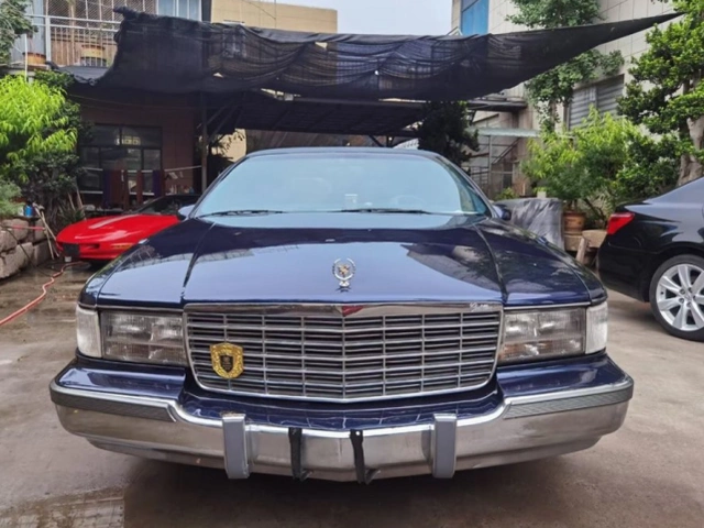 山东小伙花12万买辆96款凯迪拉克伍德,当年的皇帝座驾,送给父亲