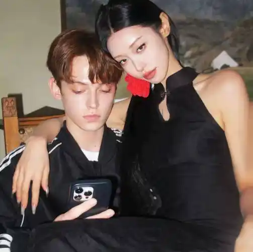 头像44张情侣头像已到