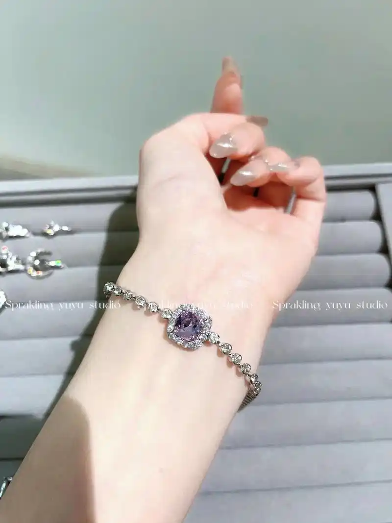 施华洛世奇肥方.满钻肥方手链9999 #手链 #美出高级感 - 抖音