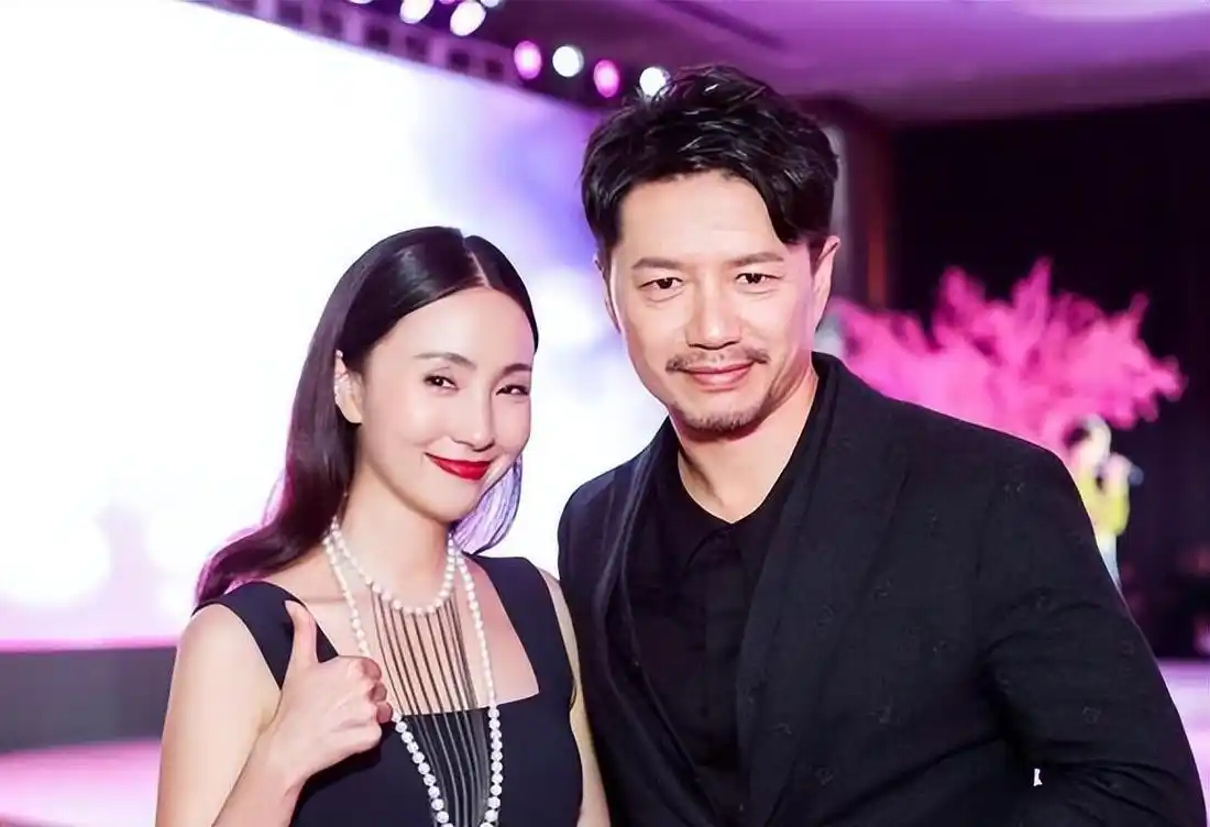 段奕宏宠妻12年无儿无女,实力派演员的幸福人生 段奕宏和妻子王瑾结婚