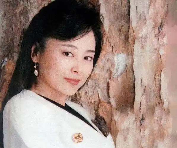 演员张瑜我这辈子太可怜66岁没有结婚没有孩子上亿遗产咋办