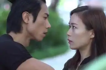 男子尾行漂亮女孩强行搂抱湿吻 强行拖入店中_百度视频搜索