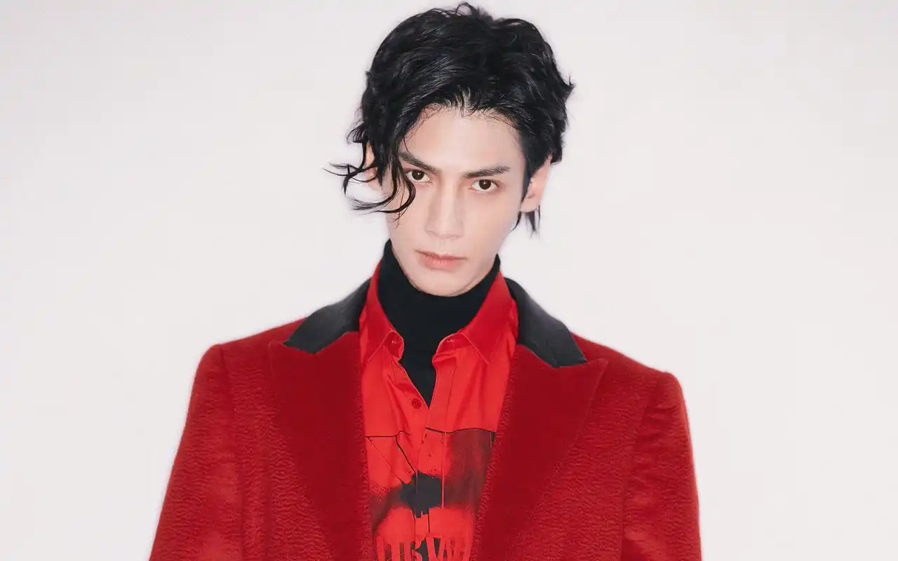 罗云熙精致帅气写真桌面壁纸