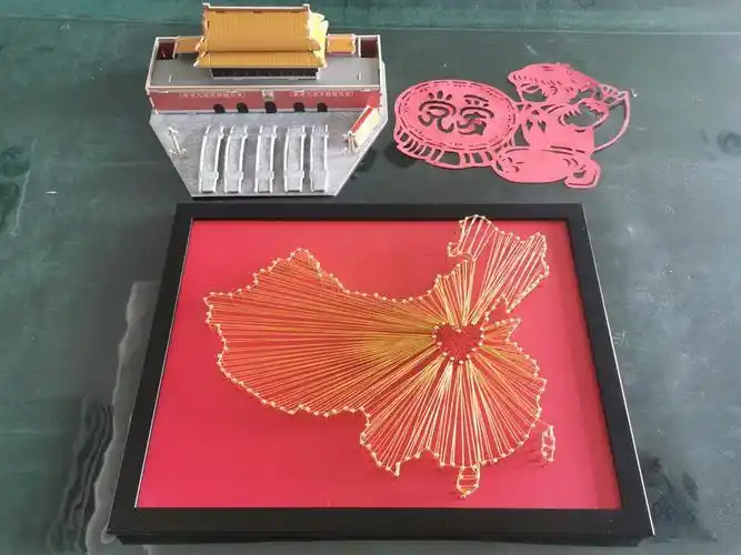 e团建学党史电信学院举办红色文化心中感革命精神手中传手工制作活动