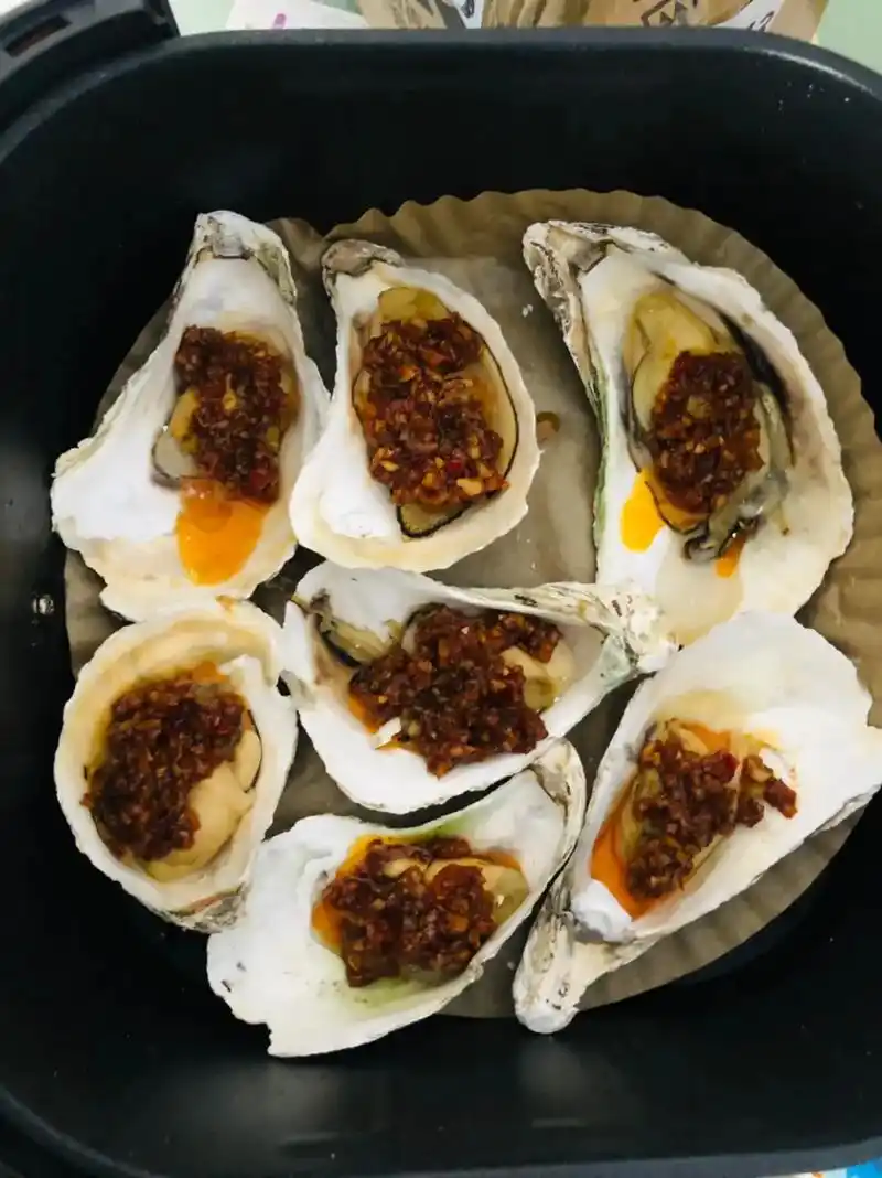 爱生活爱美食 隔离在家自制烤生蚝04,其实超 - 抖音