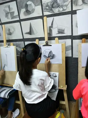 二得艺术教育-(暑假班素描课堂)