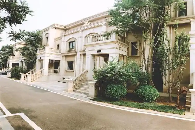 北京顺义区1500-2000万满二花园恒温恒湿带泳池明厨明卫合院高档二手