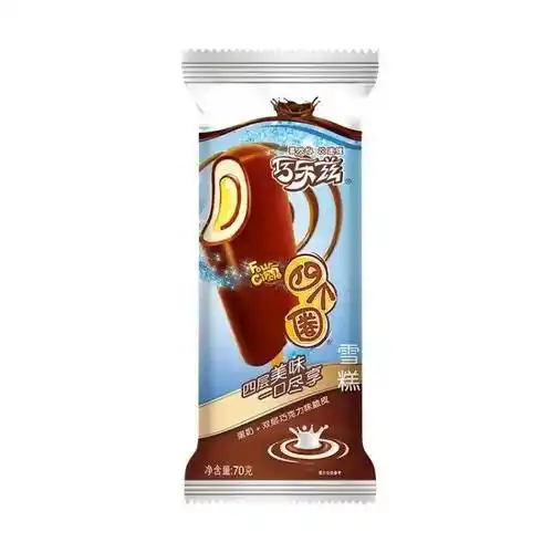 伊利四个圈蛋奶巧克力雪糕2巧克力脆皮 碎粒,最喜欢中间一大块脆香饼