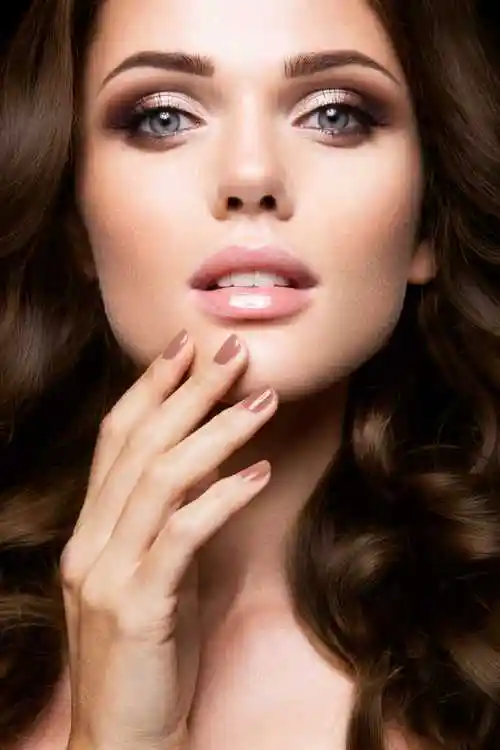 美女特写图片-迷人的化着红唇的金发美女素材-高清图片-摄影照片-寻图