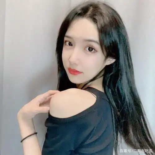 抖音最美女装大佬艾比,性感与可爱并存的男孩子?