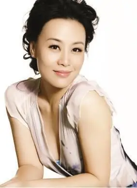 看了邬君梅年轻时的照片才明白为啥她这么受外国男星欢迎