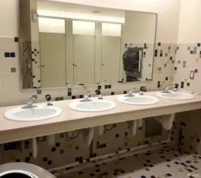 学校卫生间装修-装信通网效果图大全