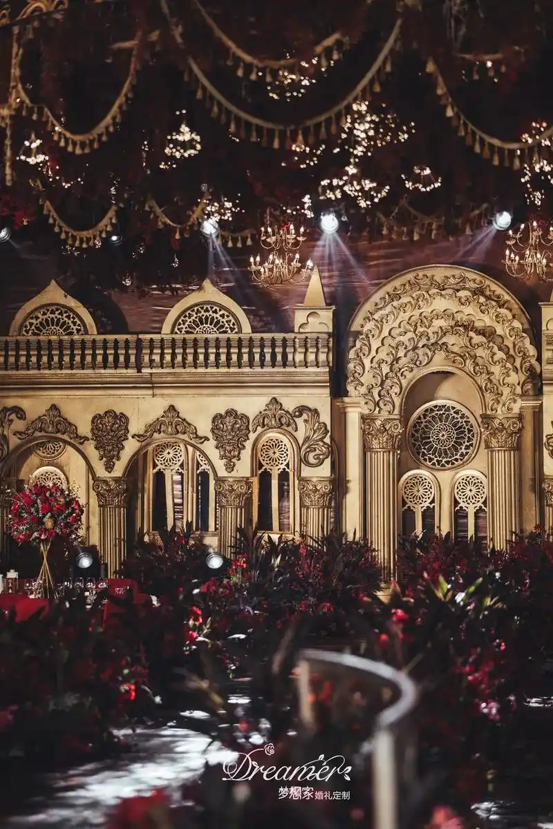 复古和红金色调的隽永,欧式宫廷婚礼的尊贵