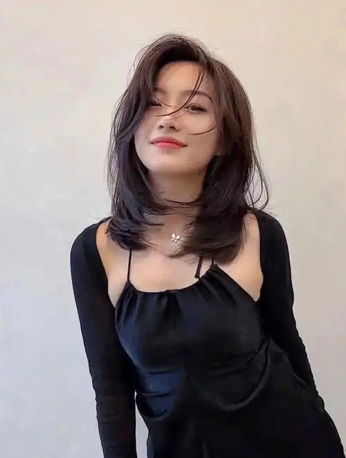 2022最火锁骨发新法式刘海发型设计减龄