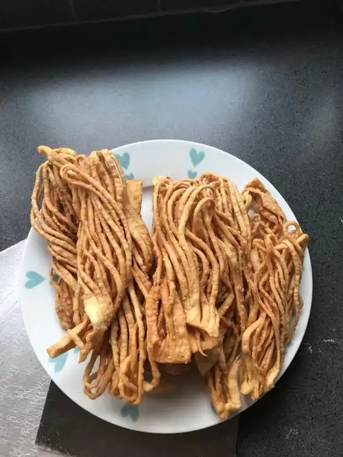 串串儿烧做的炸馓子春节必备经典小吃