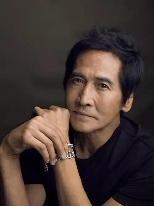 年纪比丈母娘大的男星,齐秦大一岁,张艺谋大了十一岁!