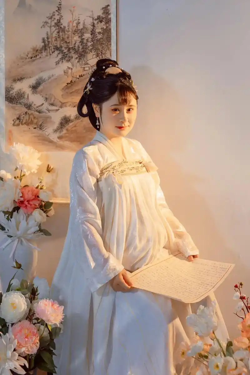 国风古韵 #孕妇照 #汉服孕妇照客片 - 抖音