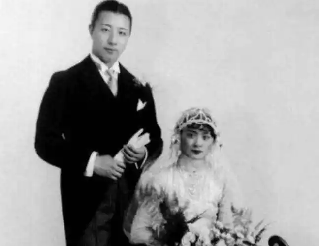 张学良重获自由后抛开赵四小姐去纽约我会朋友会的是女朋友