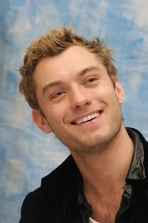 为什么说裘德洛很帅呢