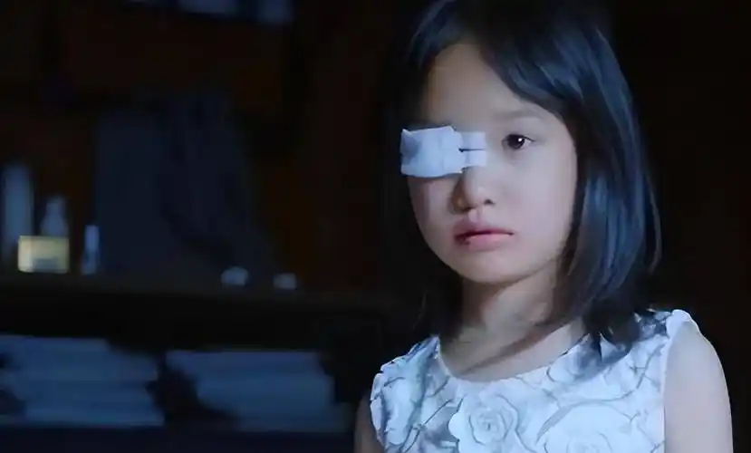 女孩苏丽:3岁被针线缝嘴,5岁被虐死,生母出狱后竟将其挫骨扬灰_燕志云