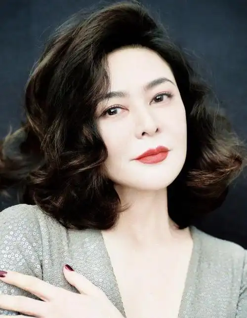 迟到30年的真相:被"高尔夫球"断送前程的关之琳,竟是一场骗局|刘銮雄