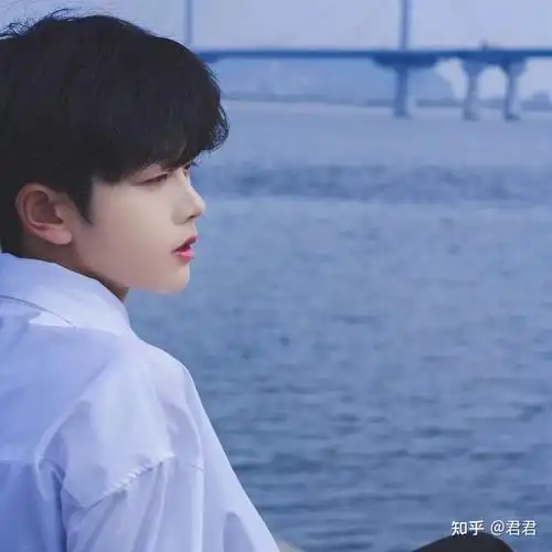 小奶狗头像男生真人超帅|小奶狗呆萌男生头像|男生头像可爱超奶