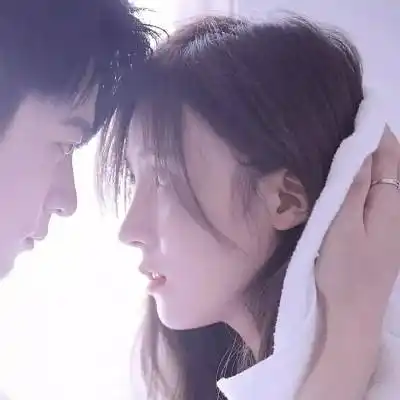 微信情侣头像双人合照超甜爱上你是身不由己