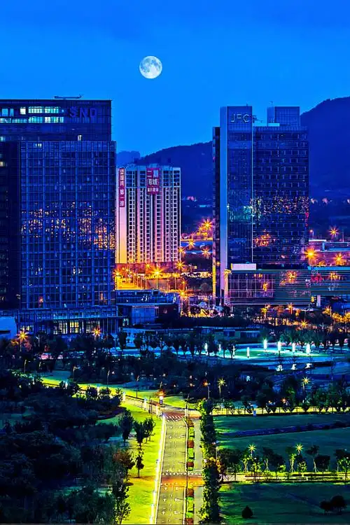 夜色拍摄于江苏省苏州新区科技城