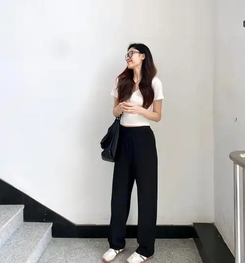 夏天穿阔腿裤,搭配t恤更高级时髦!