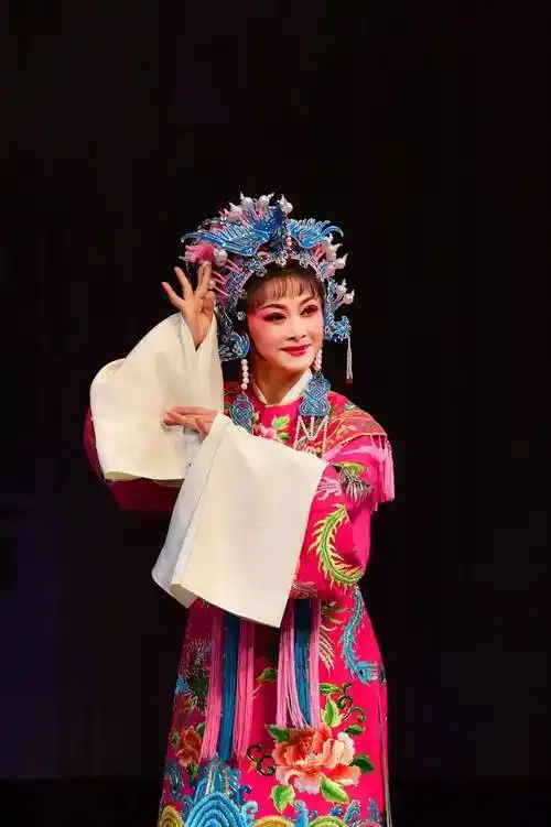 越剧文武花旦中的翘楚吴素英