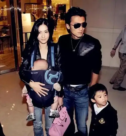 张柏芝陈冠希合照惹怒谢霆锋而离婚谢霆锋张柏芝是个善良的人