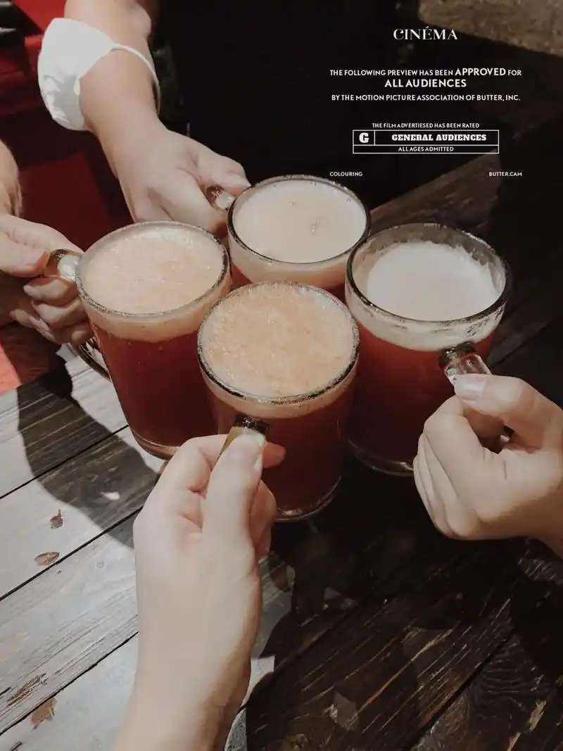 和朋友喝酒撸串清迈的夜晚就是这么嗨皮