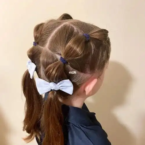 小女孩可爱发型推荐之双马尾泡泡辫子一看