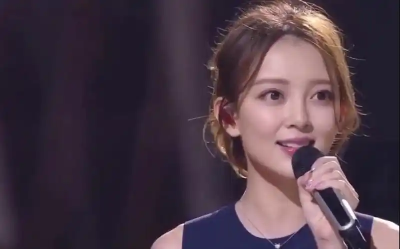 汪小敏现场版笑看风云开口跪系列