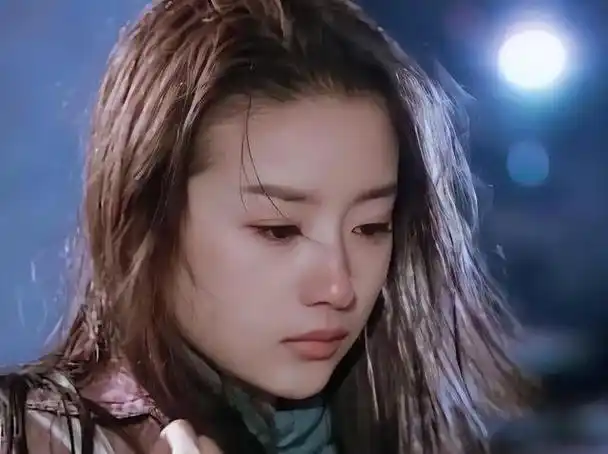 镜头前美若天仙,真人黑瘦干瘪,这五位"上镜脸"的女星反差好大